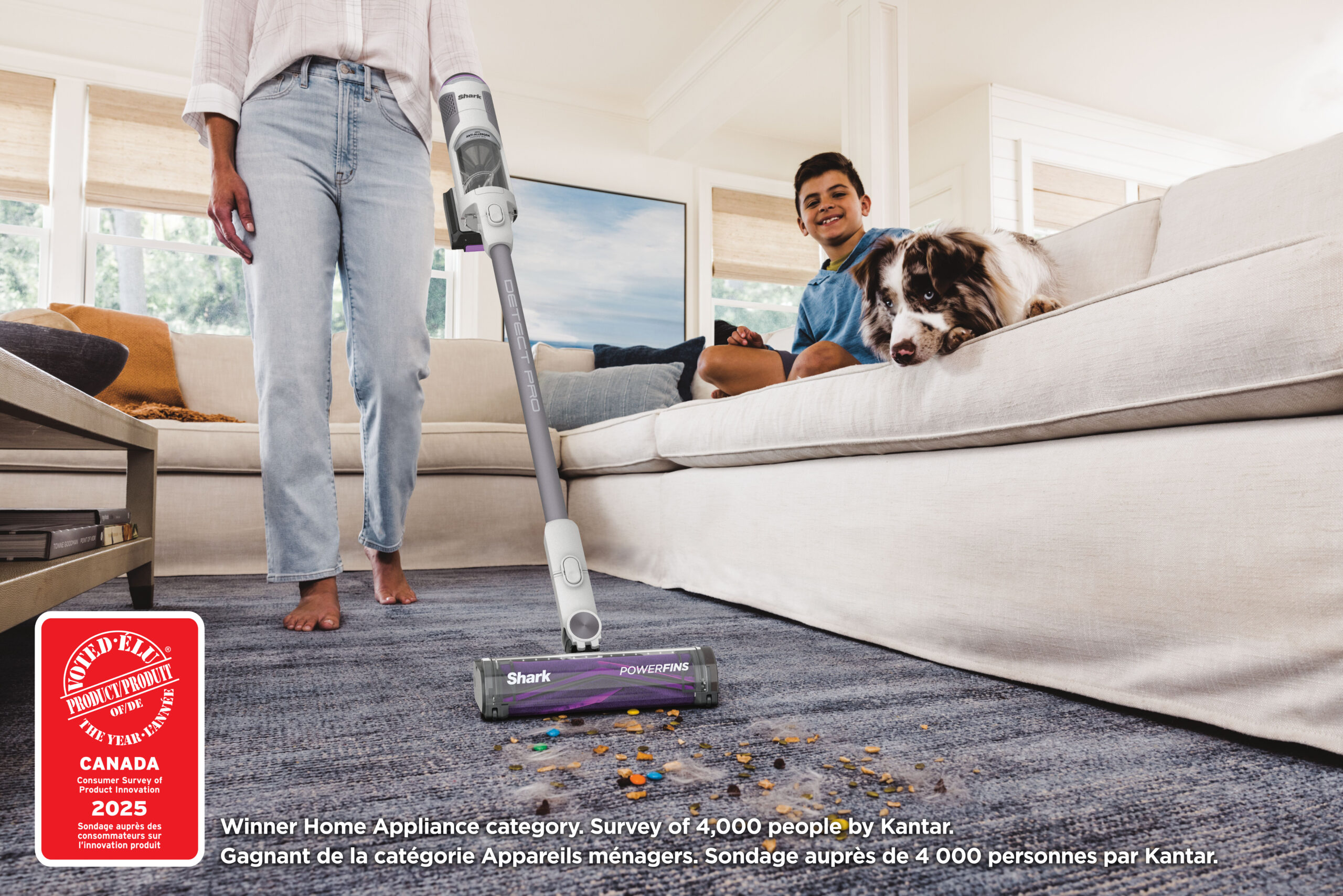 JPG-R_IW3110C_InUse_Upright_LivingRoom_Carpet_Woman_Child_POY